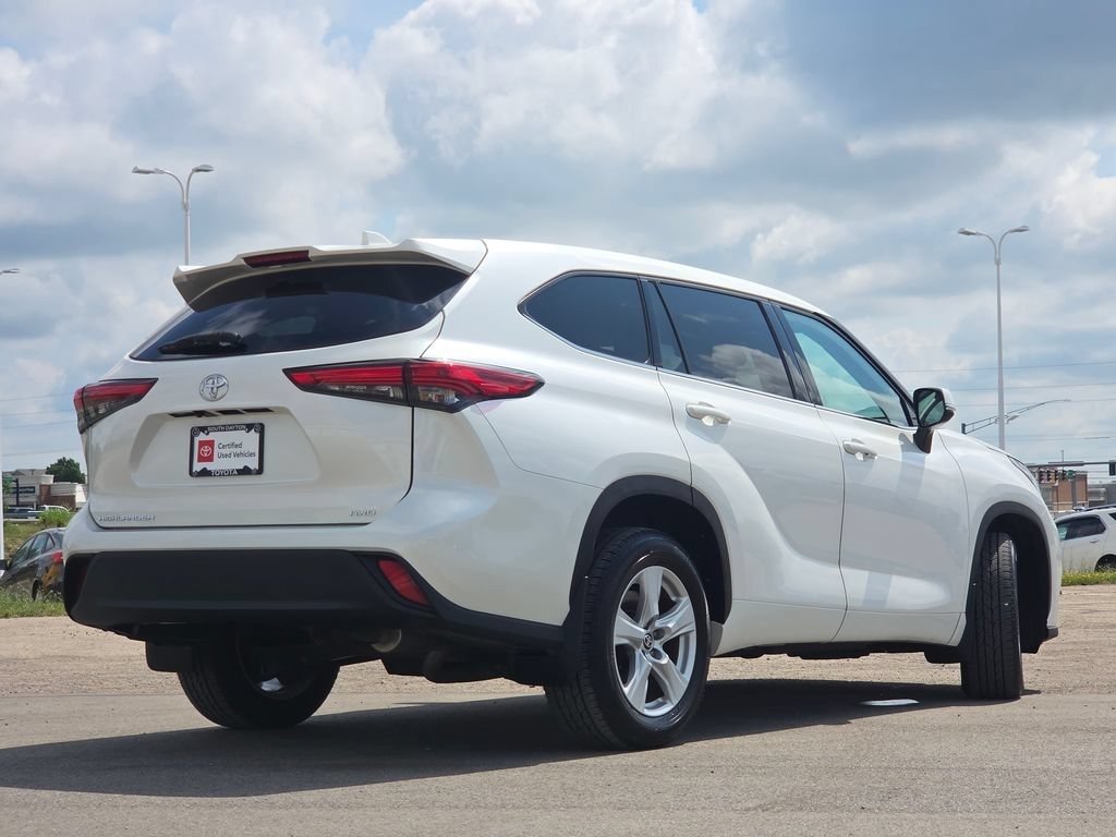 Used 2021 Toyota Highlander L AWD/4WD image 23