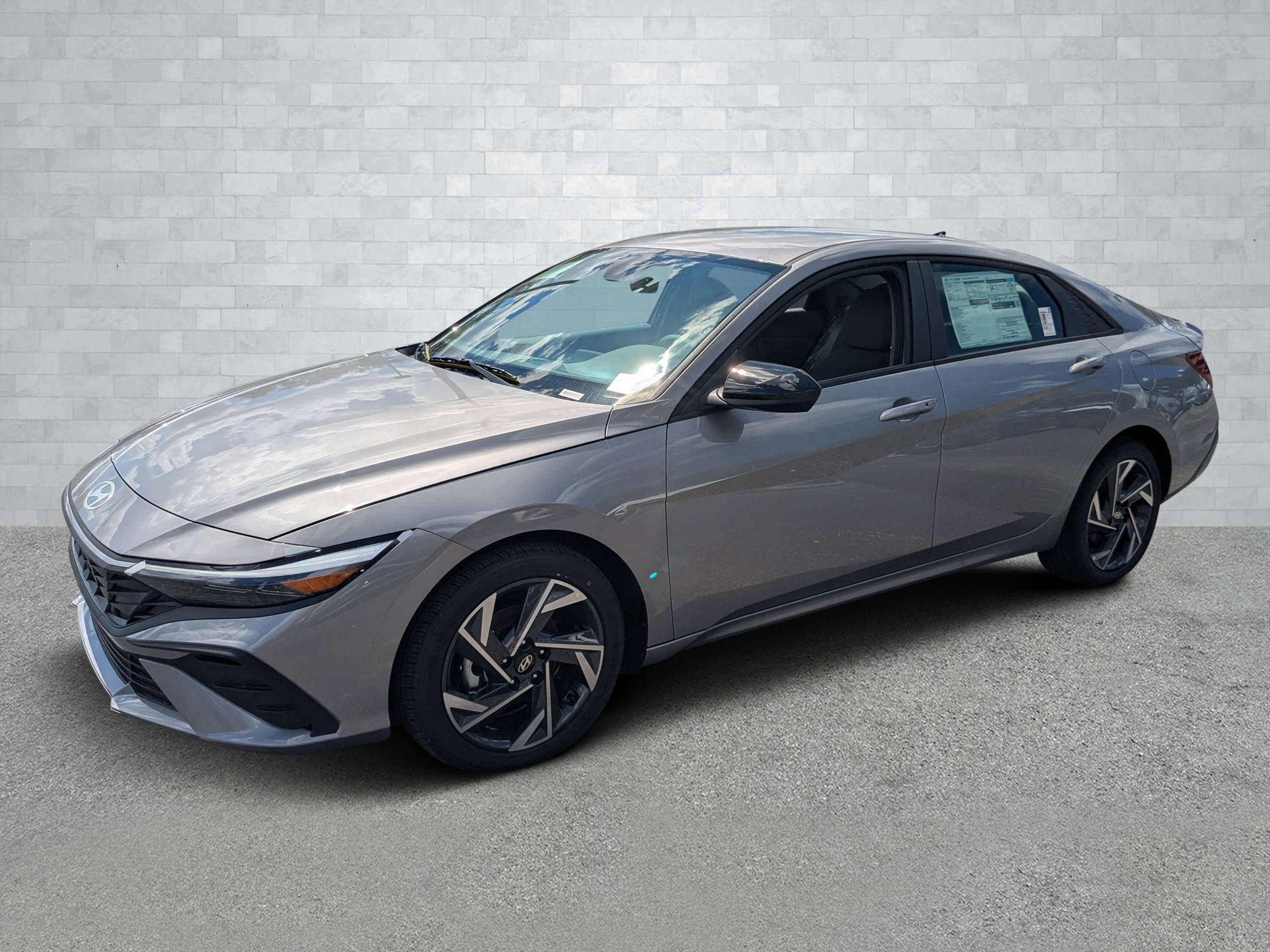 Used 2025 Hyundai Elantra Sport image 9