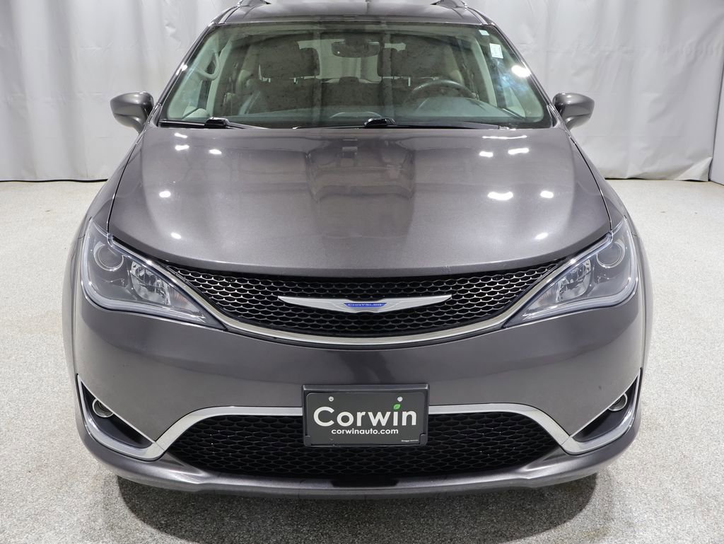 Used 2018 Chrysler Pacifica Touring-L Plus FWD image 9