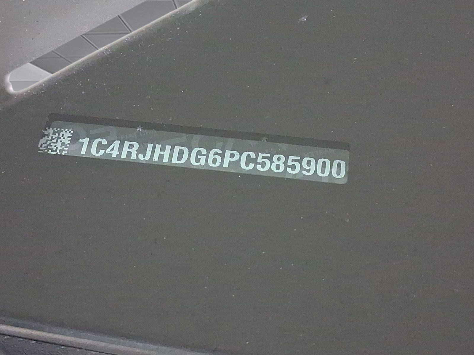 Used 2023 Jeep Grand Cherokee Overland w/ Adv Protech Group III image 21