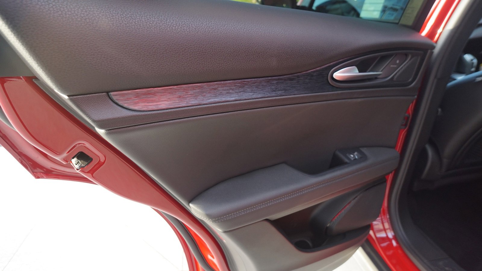 New 2024 Alfa Romeo Stelvio Sprint image 25