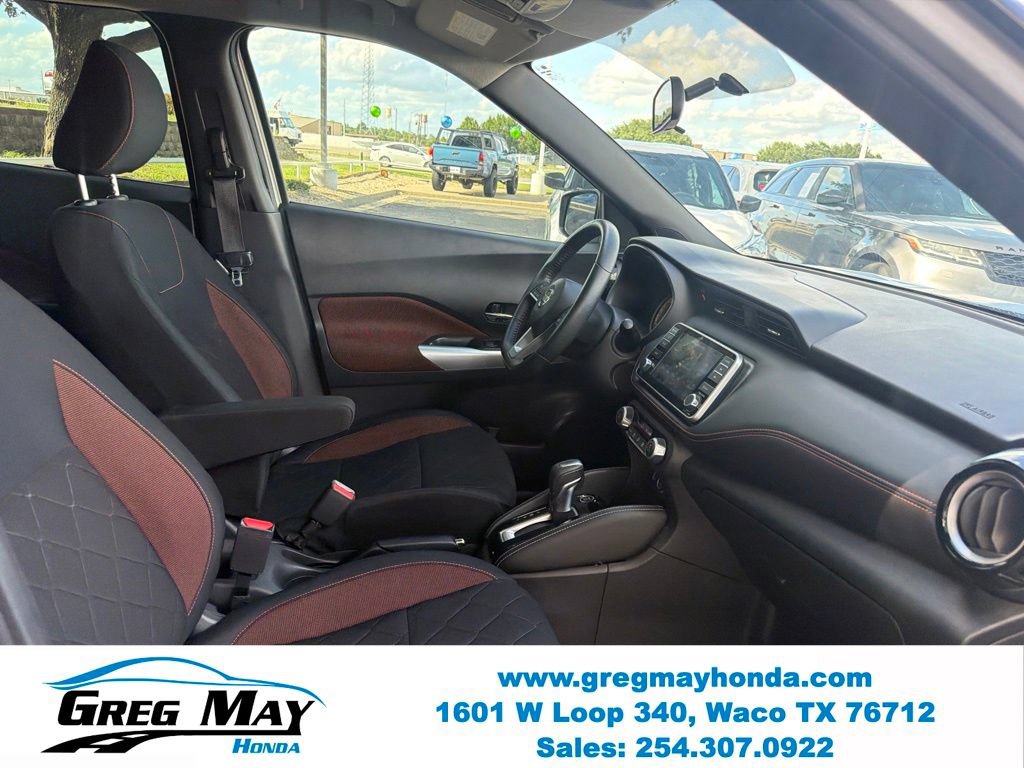 Used 2018 Nissan Kicks SR FWD image 25