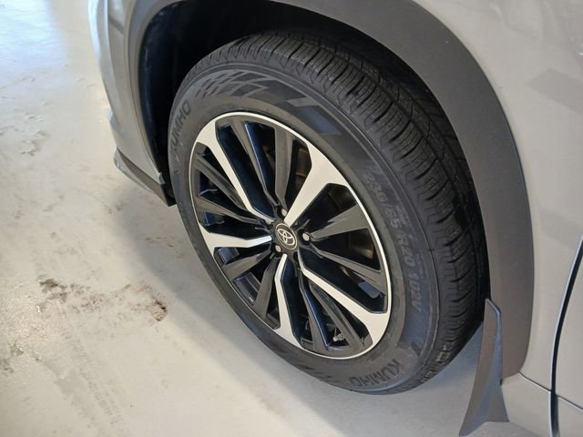 Used 2022 Toyota Highlander XSE image 32