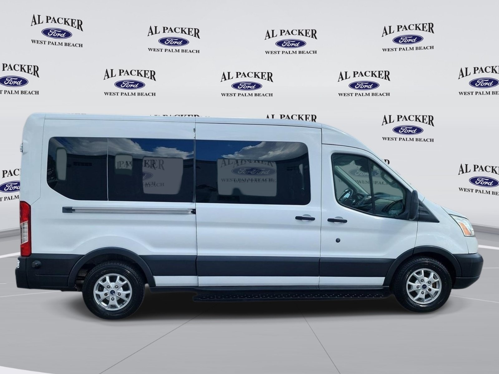 Used 2015 Ford Transit 350 XLT RWD image 6