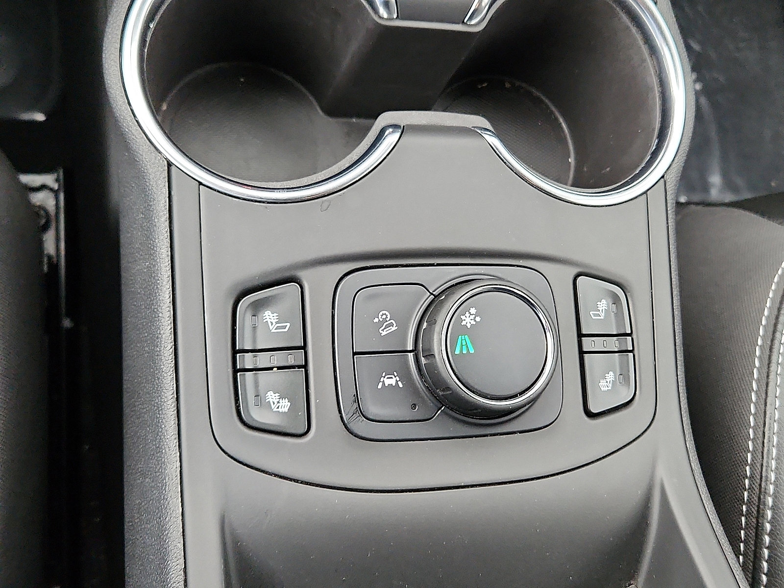 Used 2022 GMC Terrain SLT w/ Elevation Edition image 14