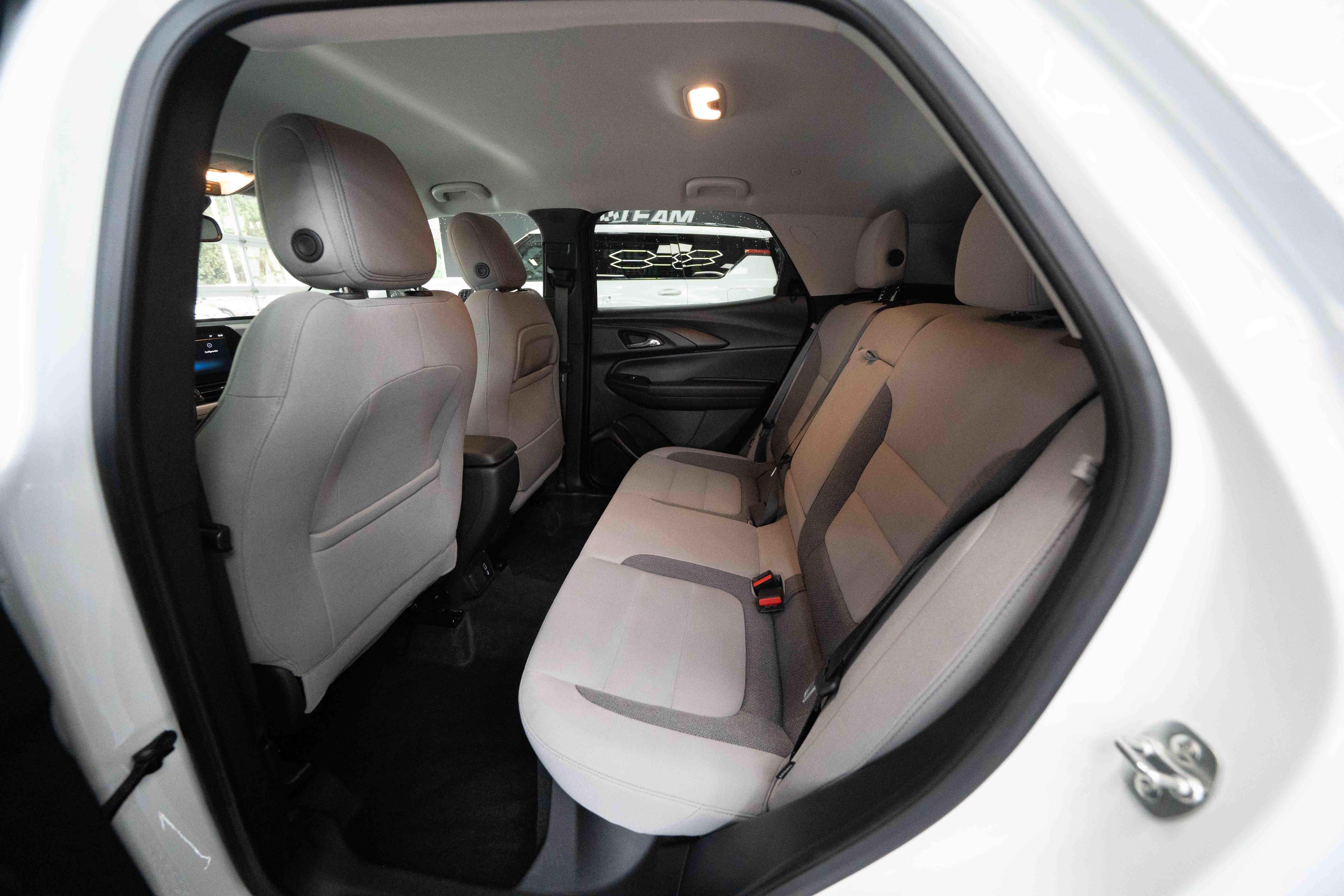 Used 2024 Chevrolet TrailBlazer LT w/ Convenience Package AWD/4WD image 23