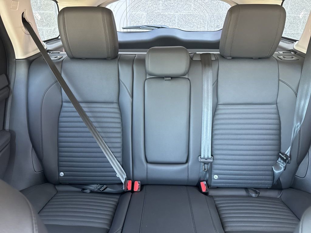 New 2024 Land Rover Discovery Sport S image 12