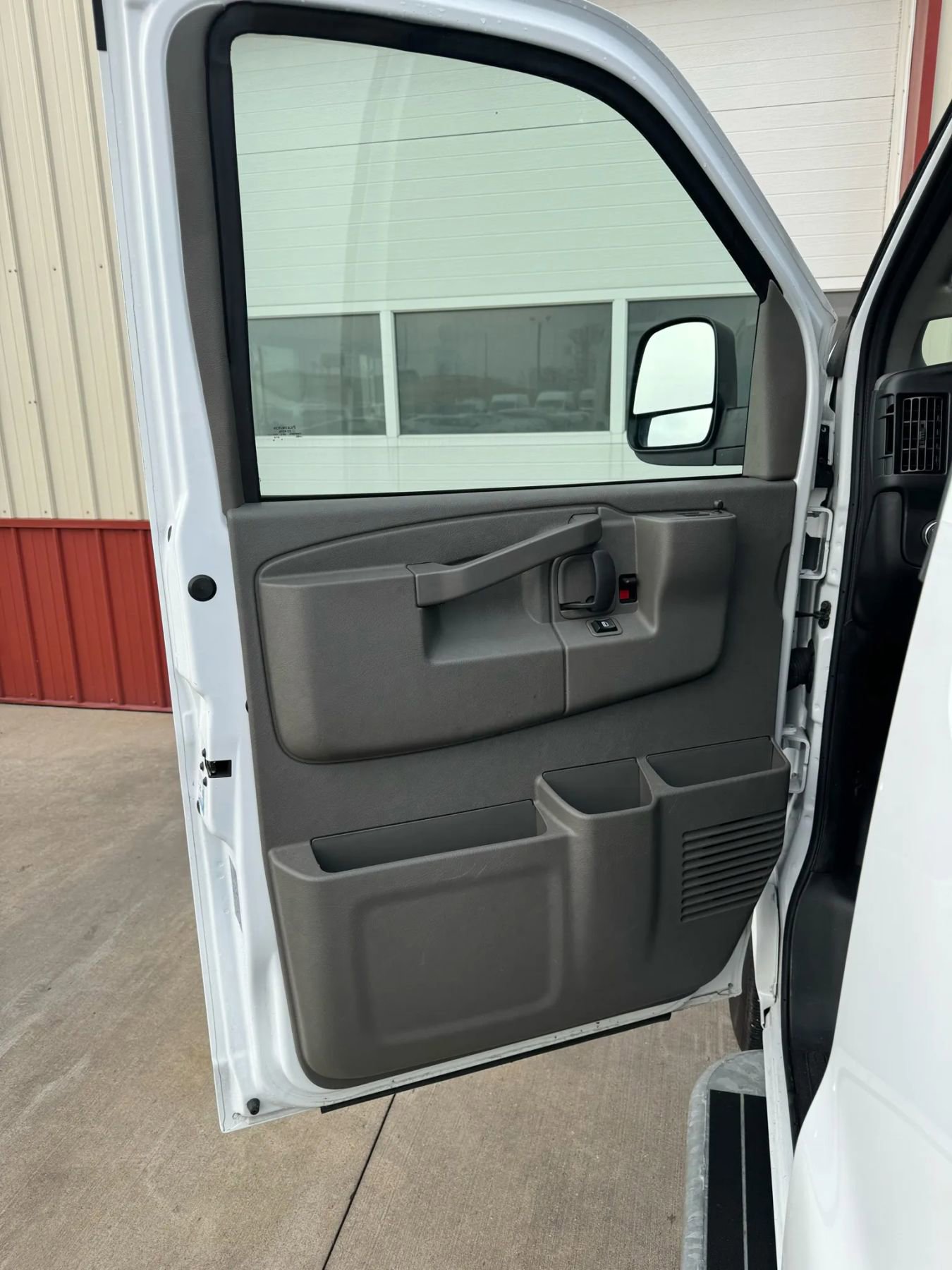 Used 2024 GMC Savana 2500 w/ Driver Convenience Package RWD image 3
