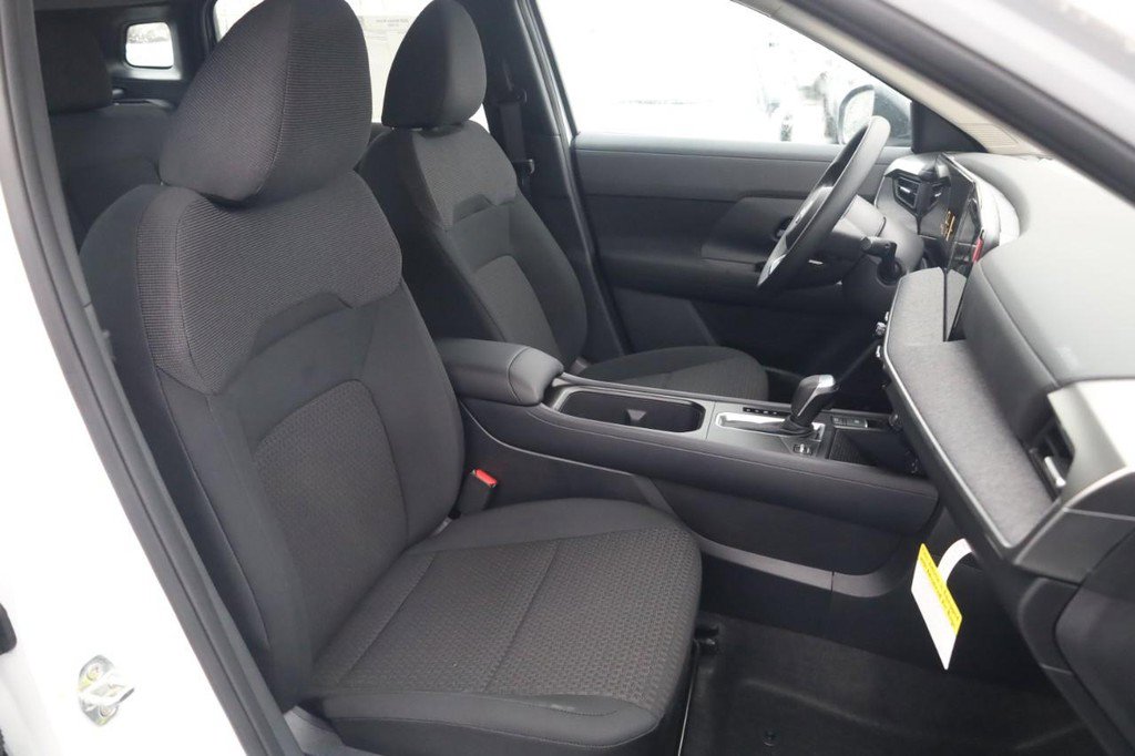 New 2026 Nissan Kicks S image 19