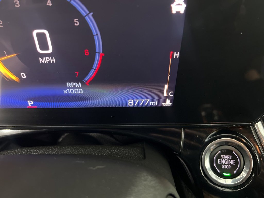 Used 2025 Chevrolet Trax RS w/ Sunroof Package image 11