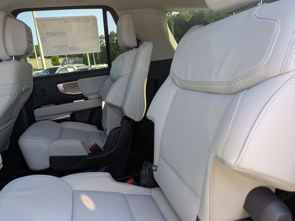 New 2027 Ford Expedition Platinum AWD/4WD image 16