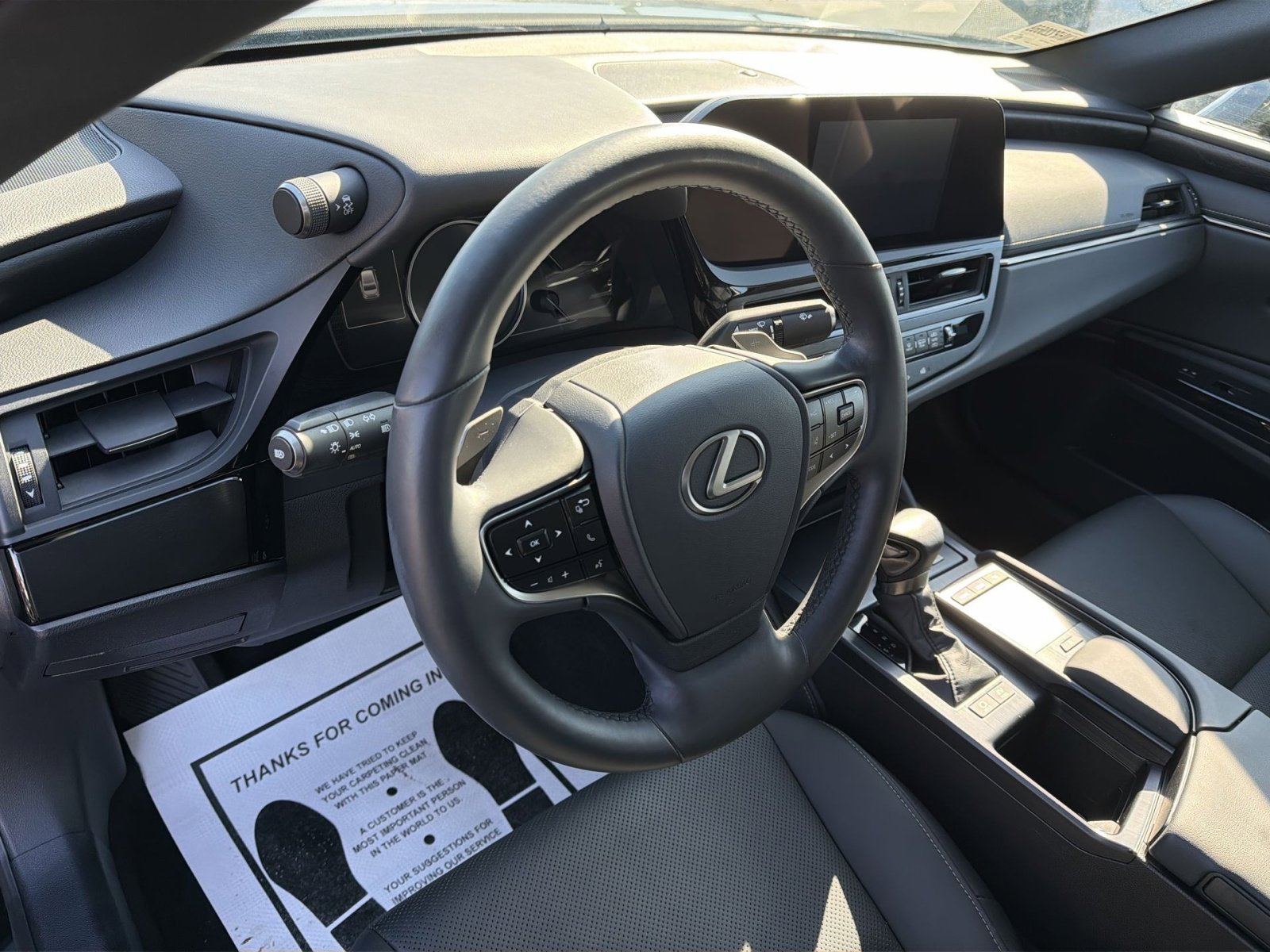 Used 2022 Lexus ES 300h w/ Premium Package image 16