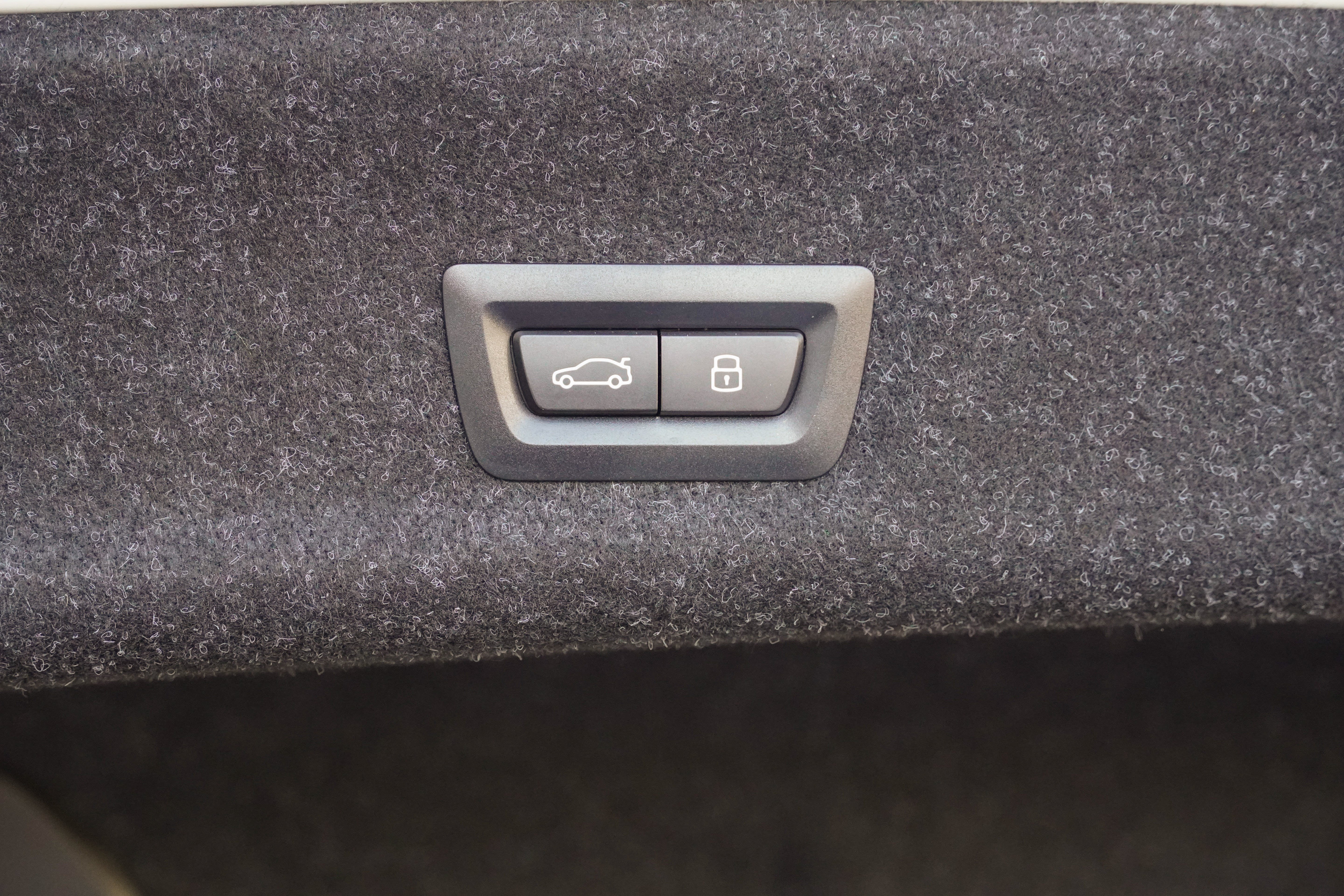 Certified 2025 BMW 330i Sedan RWD image 34