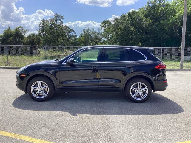 Used 2016 Porsche Cayenne w/ Premium Package AWD/4WD image 11