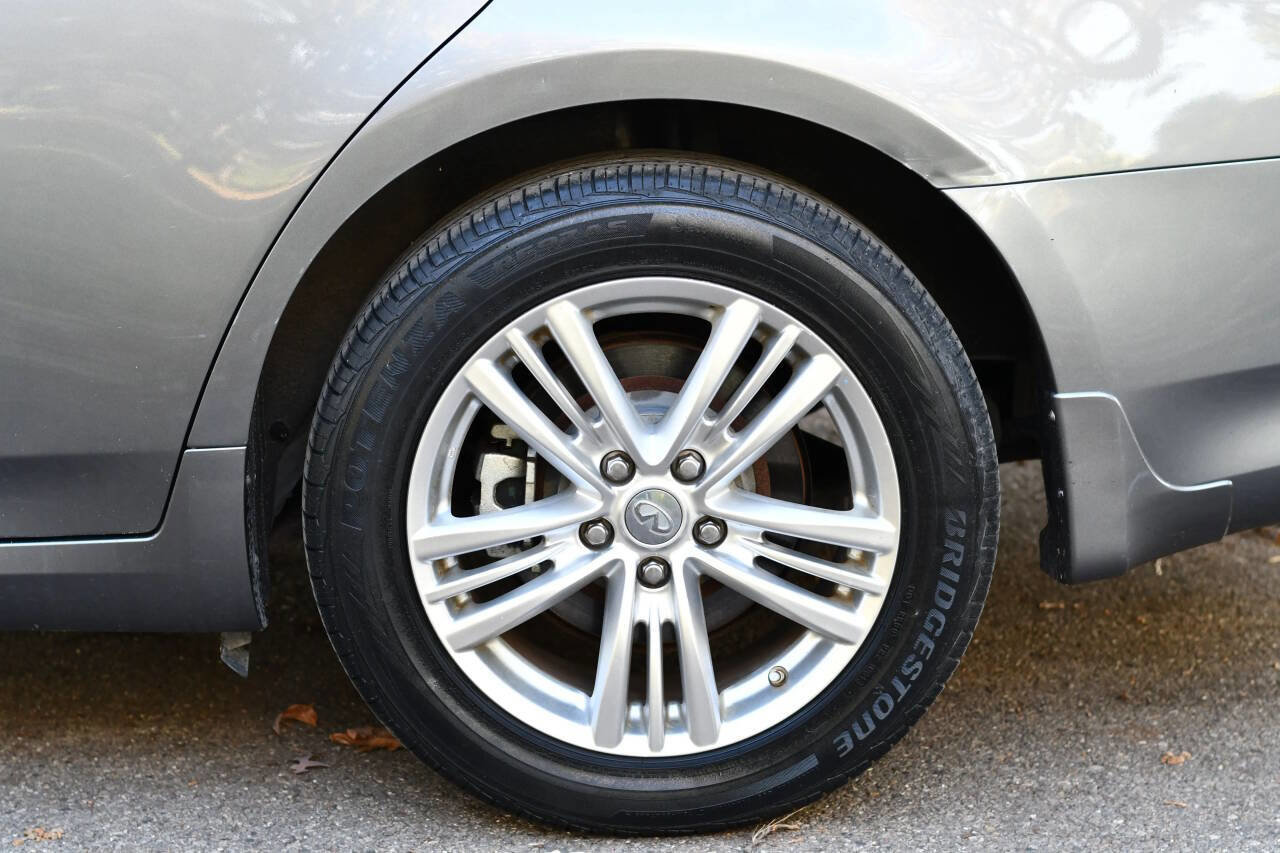 Used 2015 INFINITI Q40 Base AWD 4dr Sedan w/ Navigation Package image 8