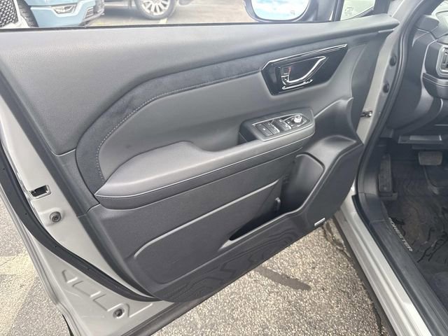 Used 2025 Subaru Forester Limited AWD/4WD image 21