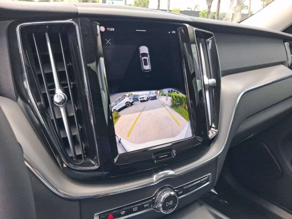 Certified 2024 Volvo XC60 B5 Core AWD/4WD image 23