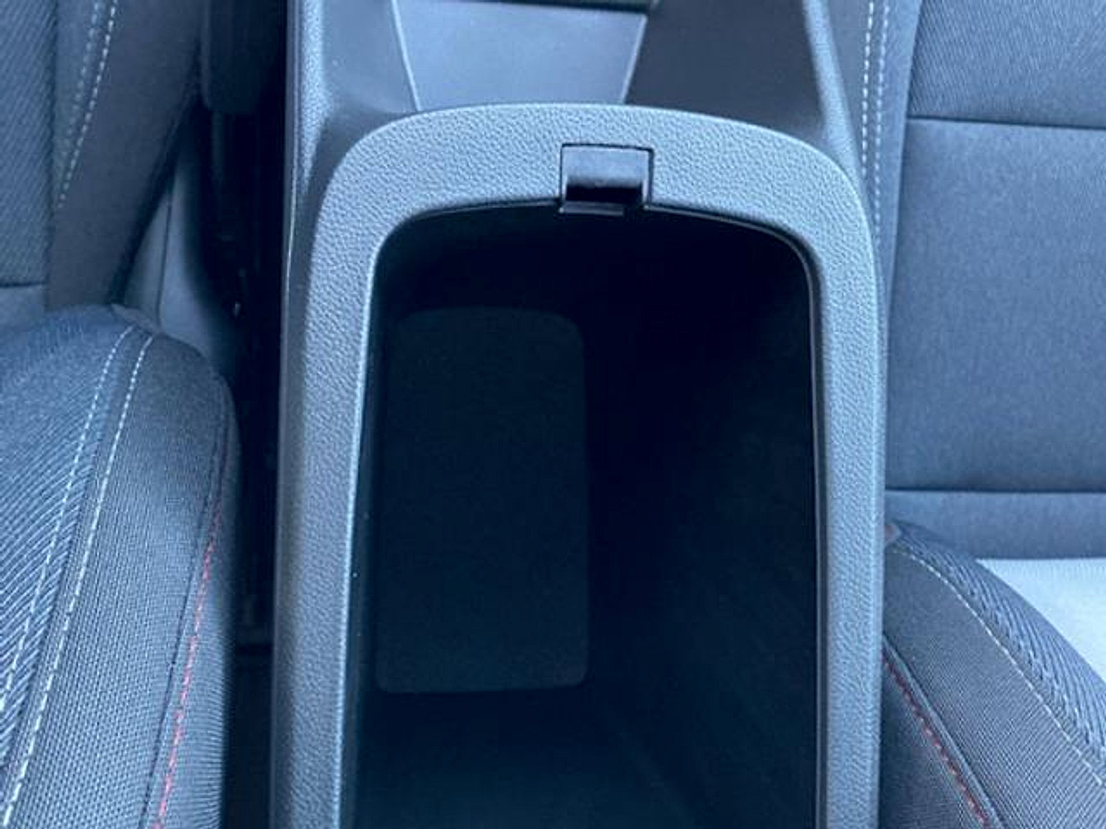 New 2026 Chevrolet Trax RS w/ Sunroof Package FWD image 31