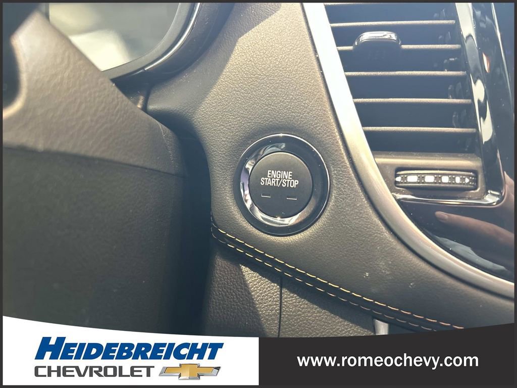 Used 2022 Chevrolet Trax LT w/ LT Convenience Package image 23