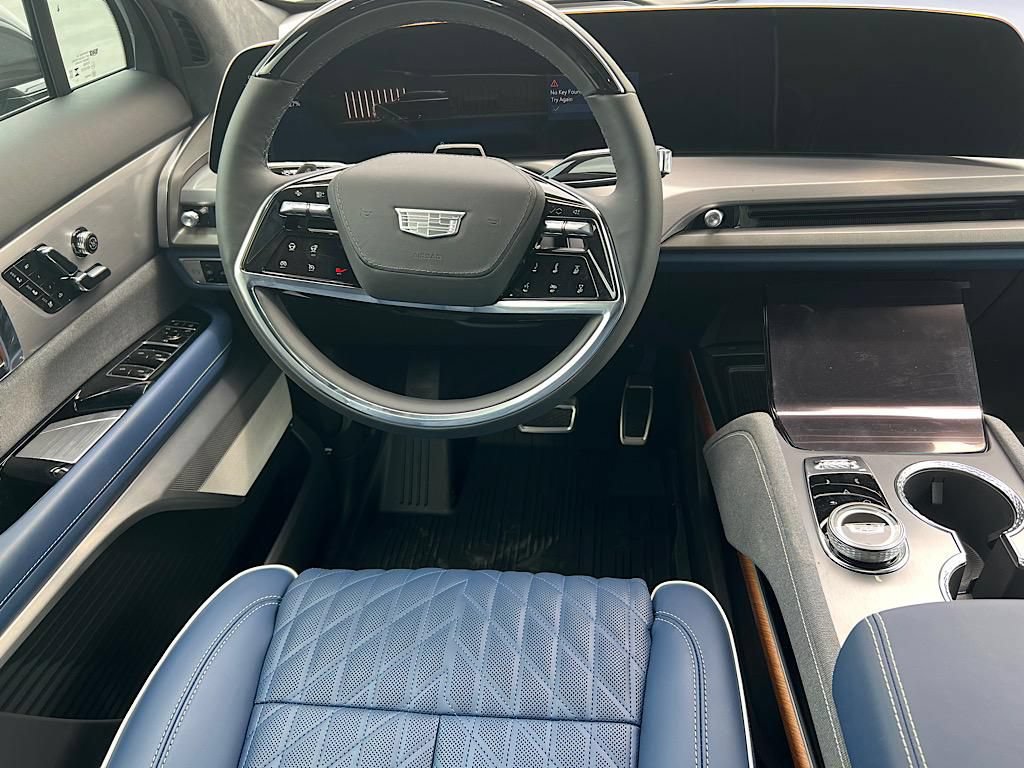 New 2026 Cadillac Vistiq Premium Luxury w/ LPO, Floor Liner Package AWD/4WD image 11