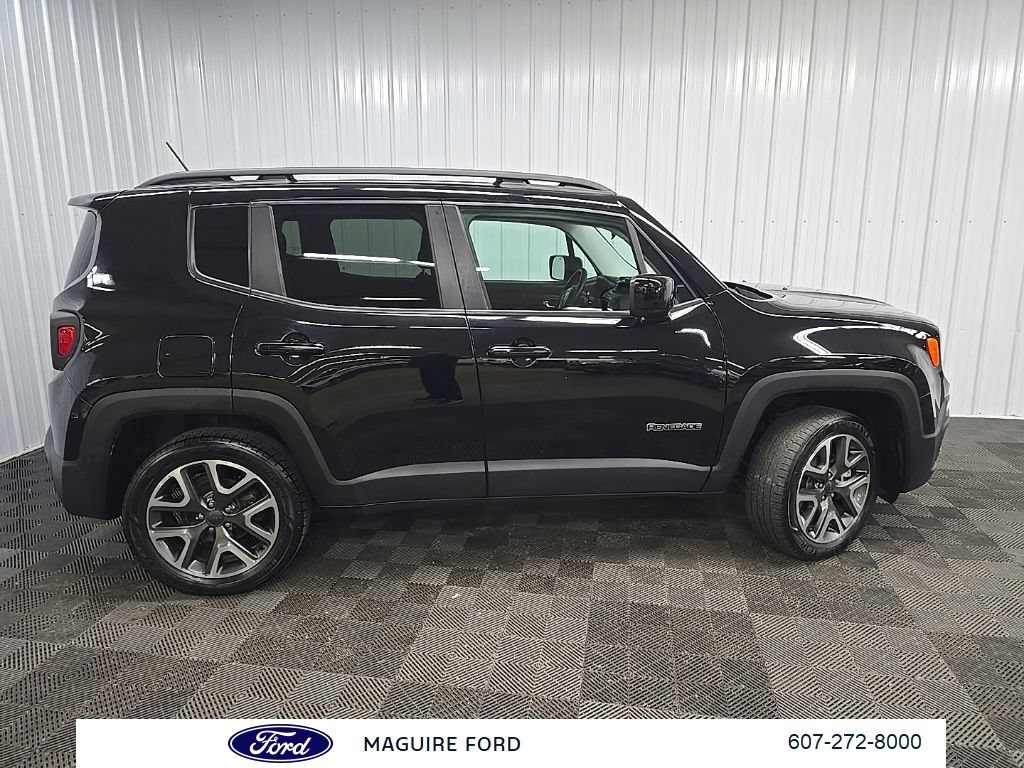 Used 2016 Jeep Renegade Latitude w/ Cold Weather Group AWD/4WD image 2