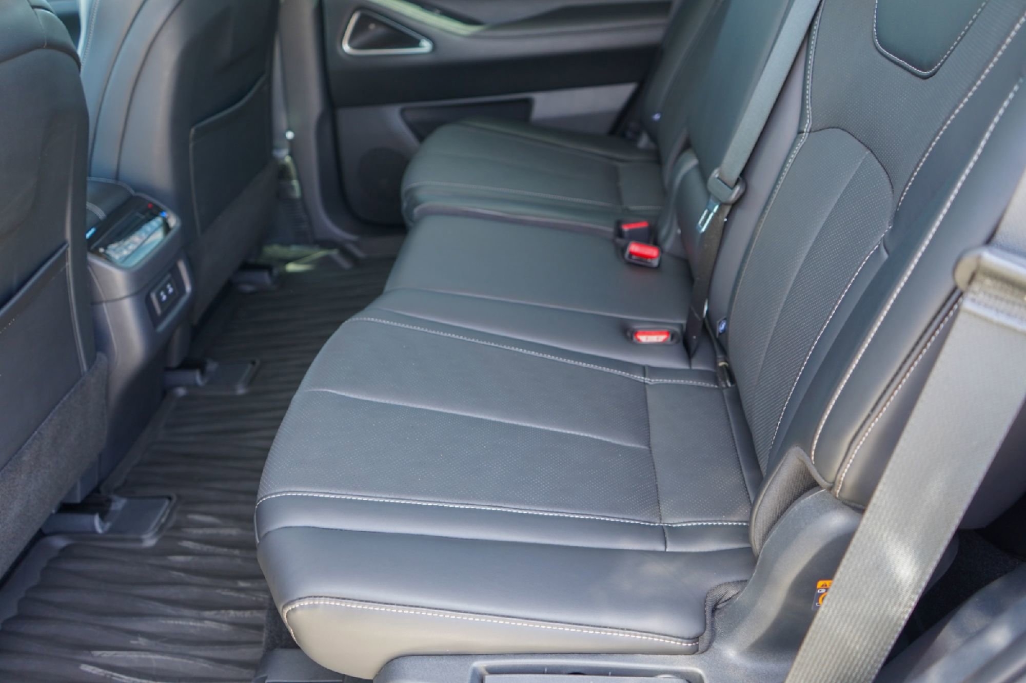 Certified 2026 INFINITI QX60 Luxe w/ Cargo Package image 24