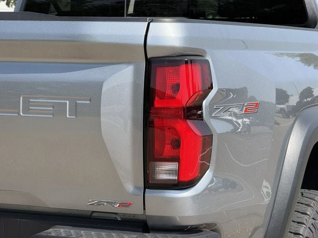 Used 2024 Chevrolet Colorado ZR2 AWD/4WD image 7