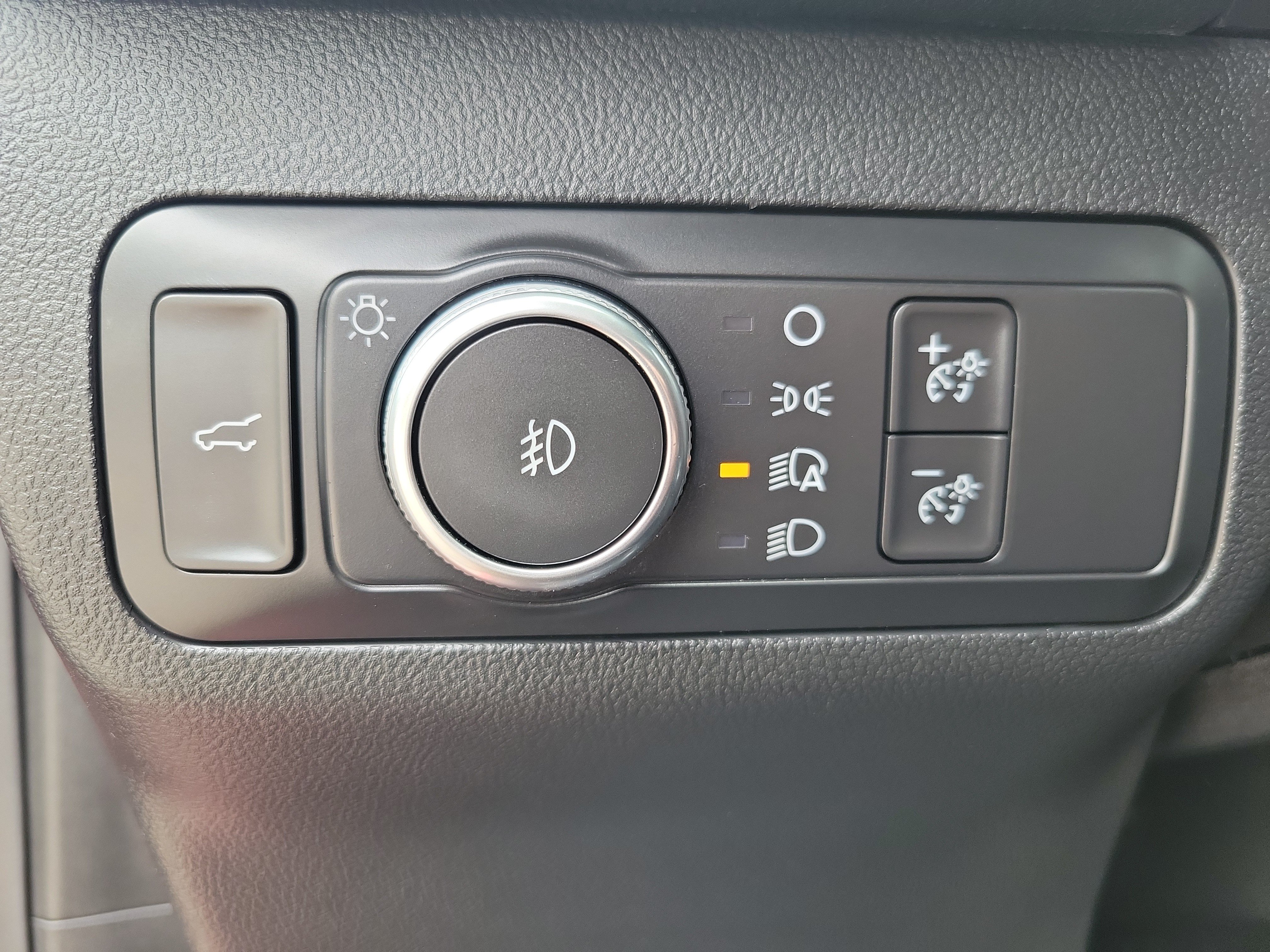 Used 2020 Ford Escape SEL FWD image 21