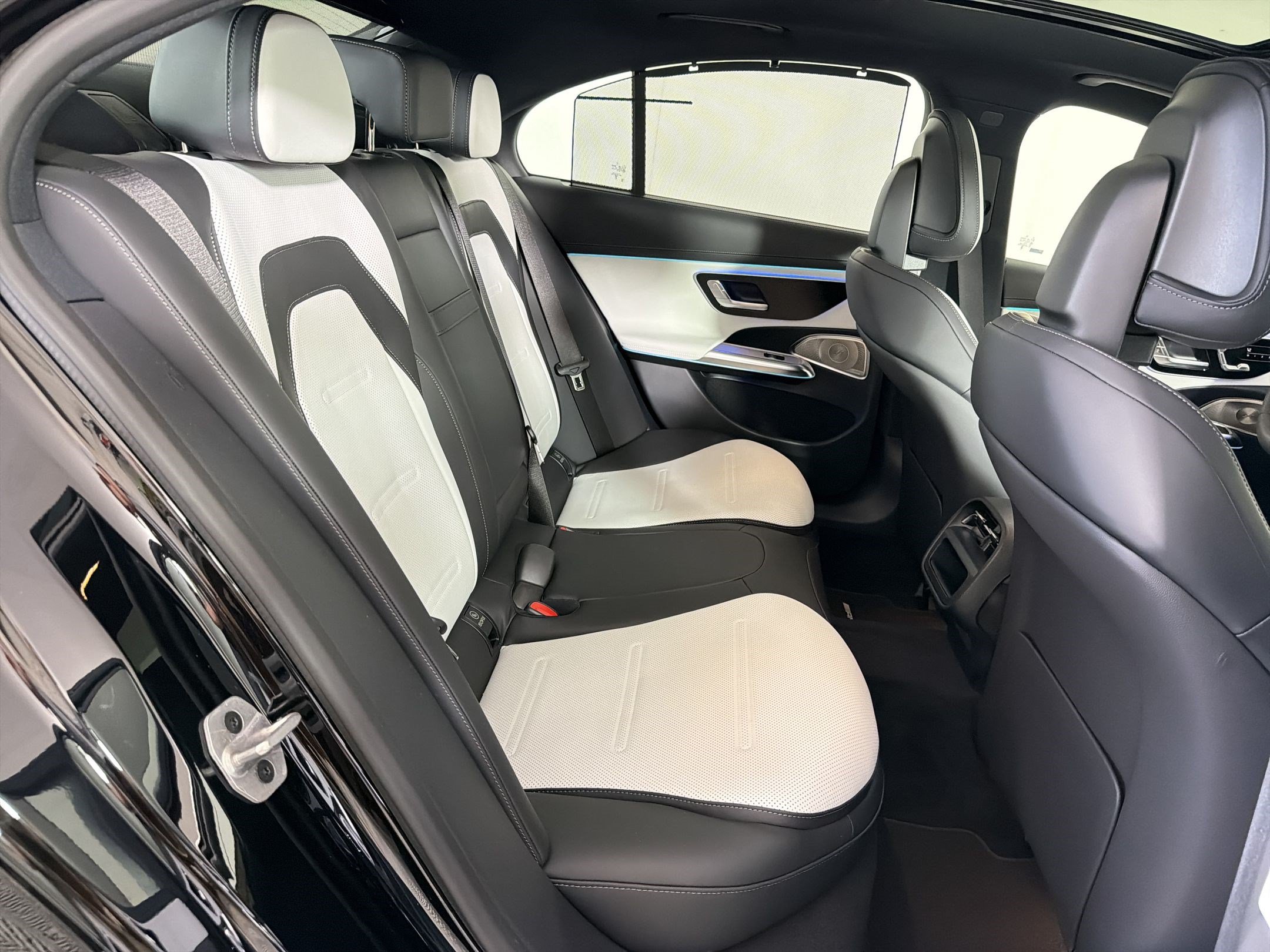 New 2026 Mercedes-Benz E 53 AMG e 4MATIC Sedan image 30