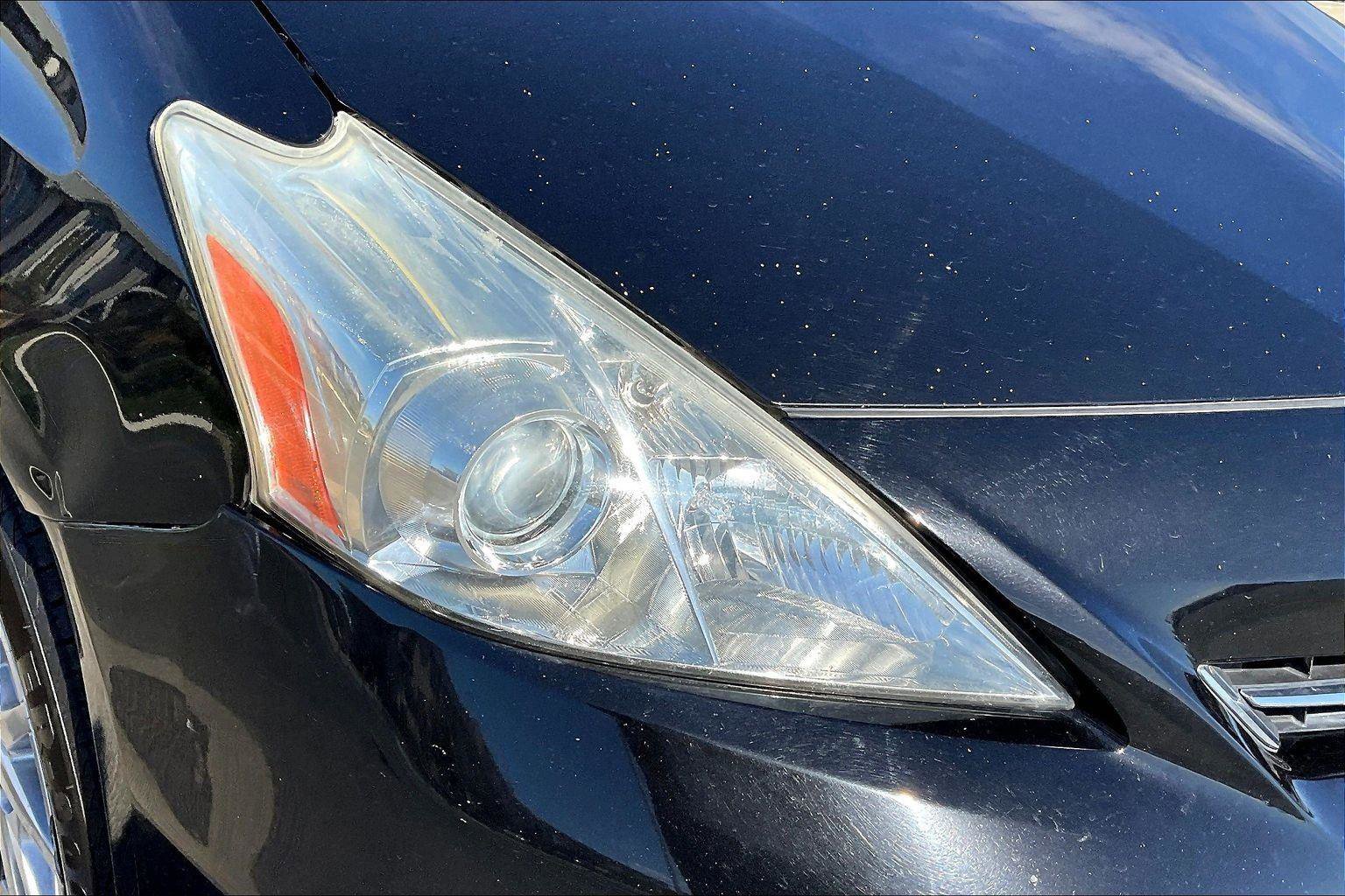 Used 2014 Toyota Prius V Two image 28