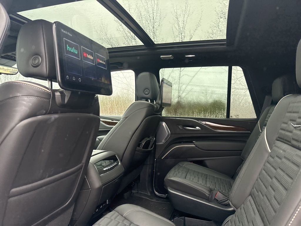 Used 2023 Cadillac Escalade Sport Platinum w/ LPO, ONYX Package image 14