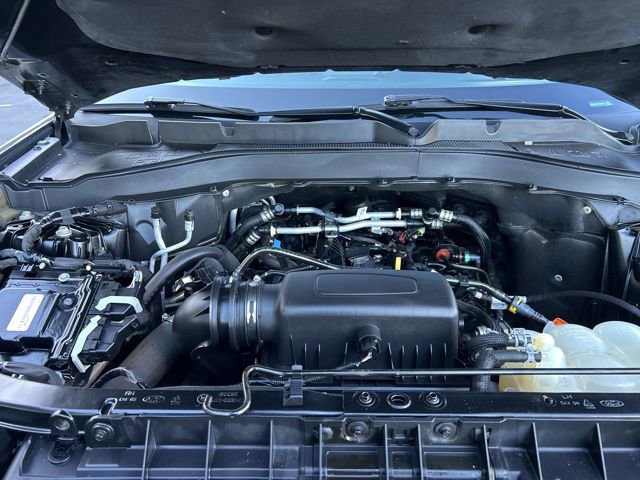 Used 2023 Ford Explorer XLT w/ Equipment Group 202A image 9