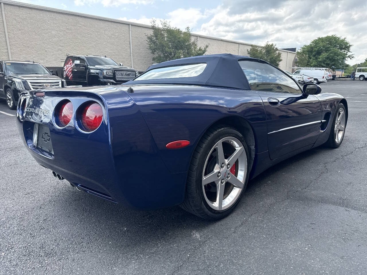 Used 2004 Chevrolet Corvette Convertible w/ Preferred Equipment Group RWD image 10