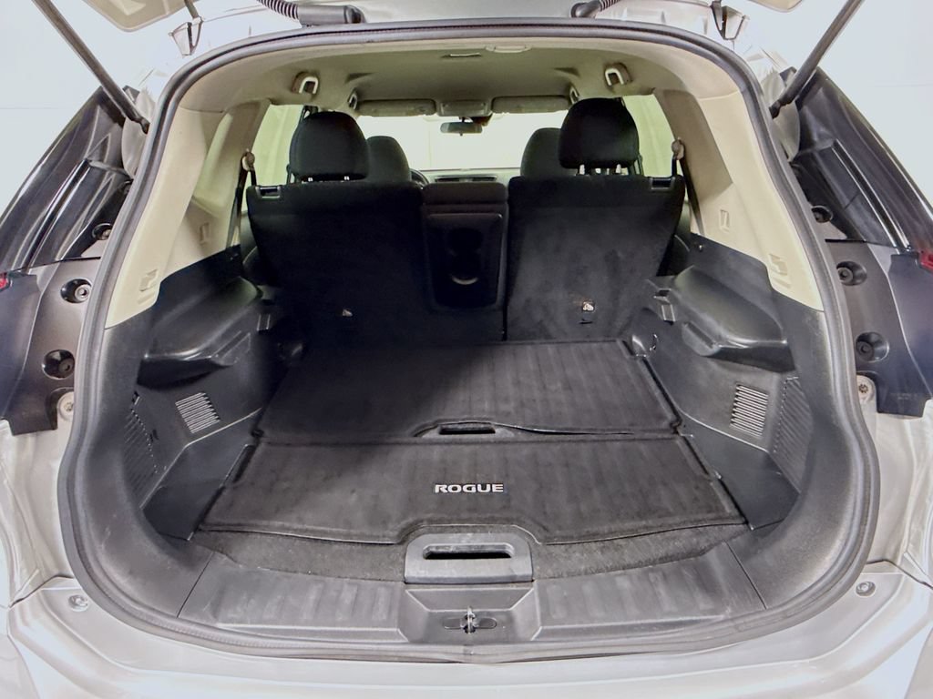Used 2019 Nissan Rogue S w/ Special Edition Package FWD image 28