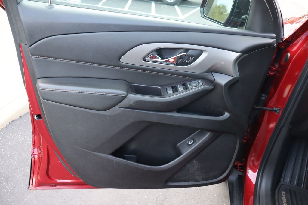 Used 2020 Chevrolet Traverse LT FWD image 26