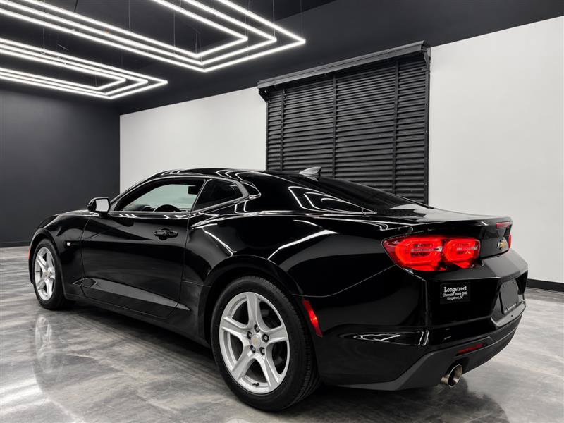 Used 2021 Chevrolet Camaro LT RWD image 3