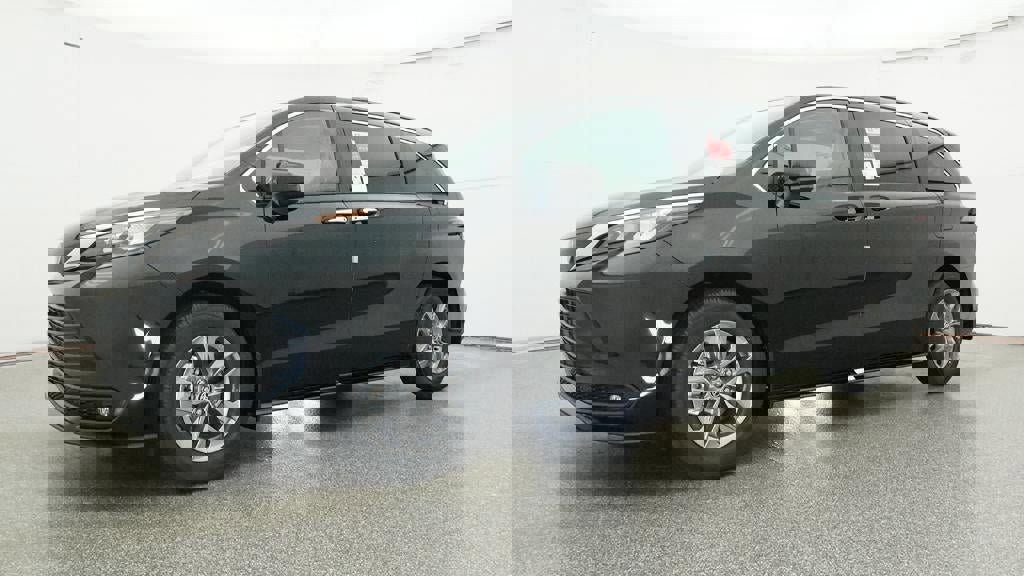 New 2026 Toyota Sienna XLE image 17