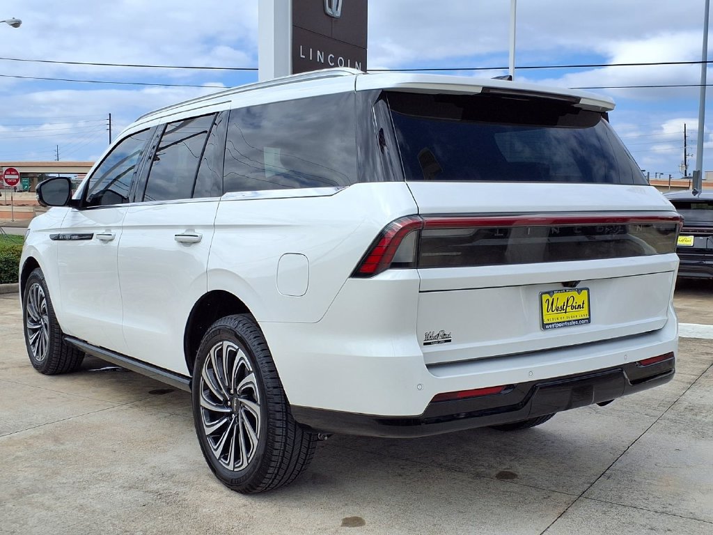 Used 2026 Lincoln Navigator Black Label AWD/4WD image 4