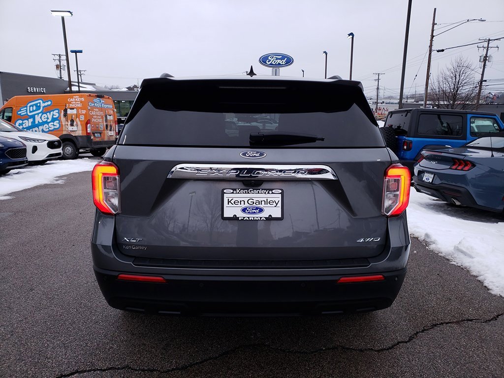 Used 2023 Ford Explorer XLT image 6