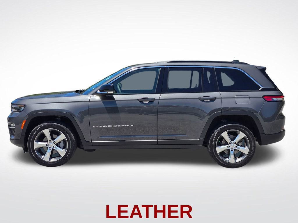 Used 2025 Jeep Grand Cherokee Limited AWD/4WD image 16