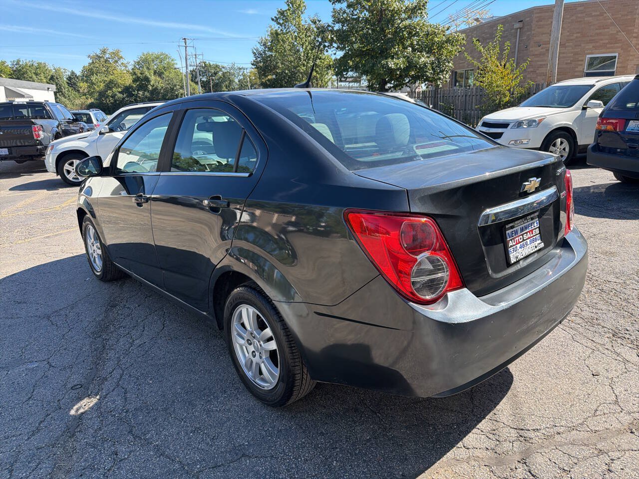 Used 2014 Chevrolet Sonic LT FWD image 4
