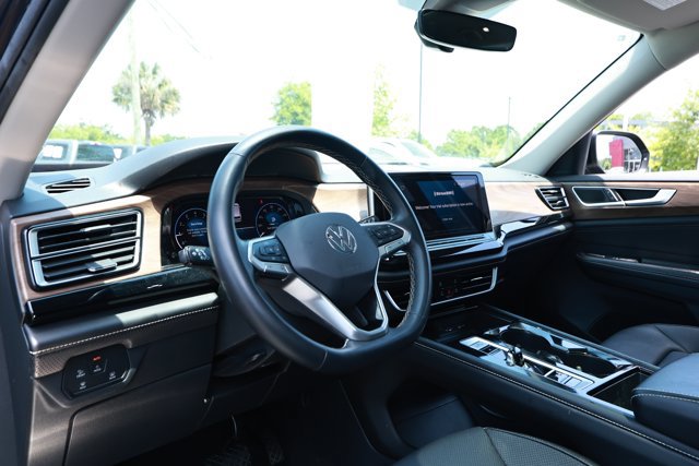 Used 2024 Volkswagen Atlas SE FWD image 25