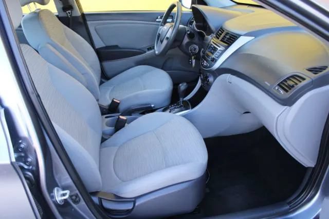 Used 2017 Hyundai Accent SE FWD image 11