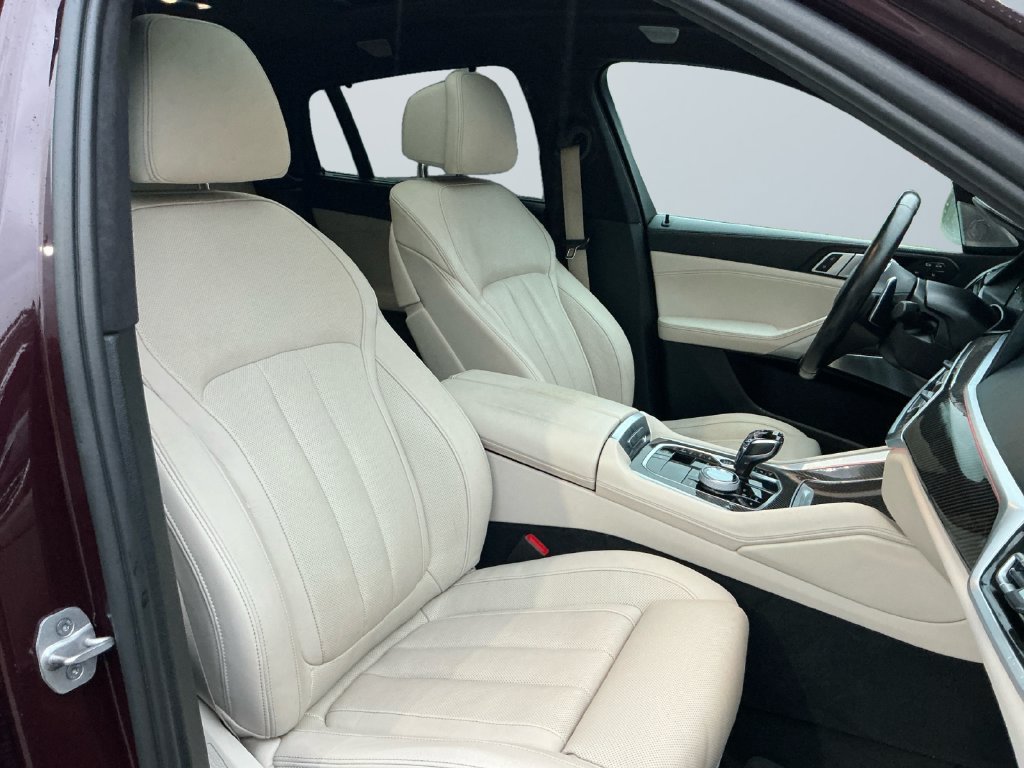 Used 2021 BMW X6 M50i w/ Executive Package AWD/4WD image 16