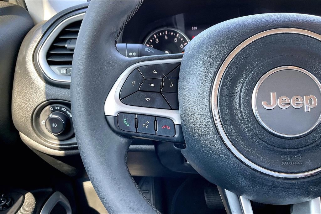 Used 2021 Jeep Renegade Latitude image 10