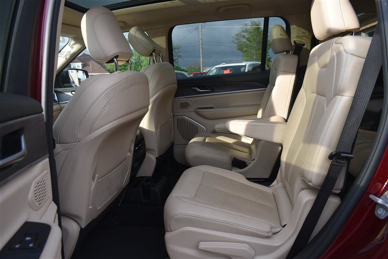 Used 2022 Jeep Grand Cherokee L Limited AWD/4WD image 31