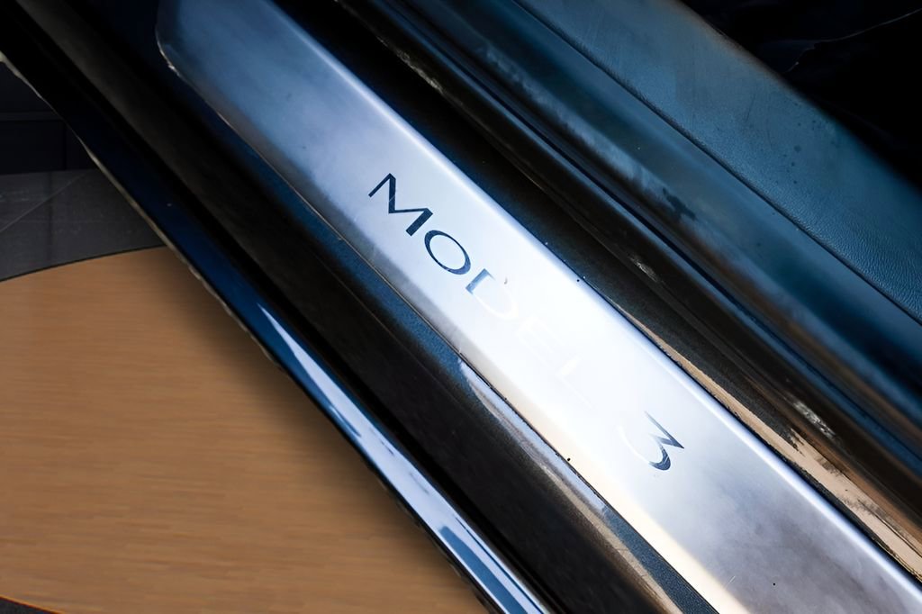 Used 2020 Tesla Model 3 Performance image 31