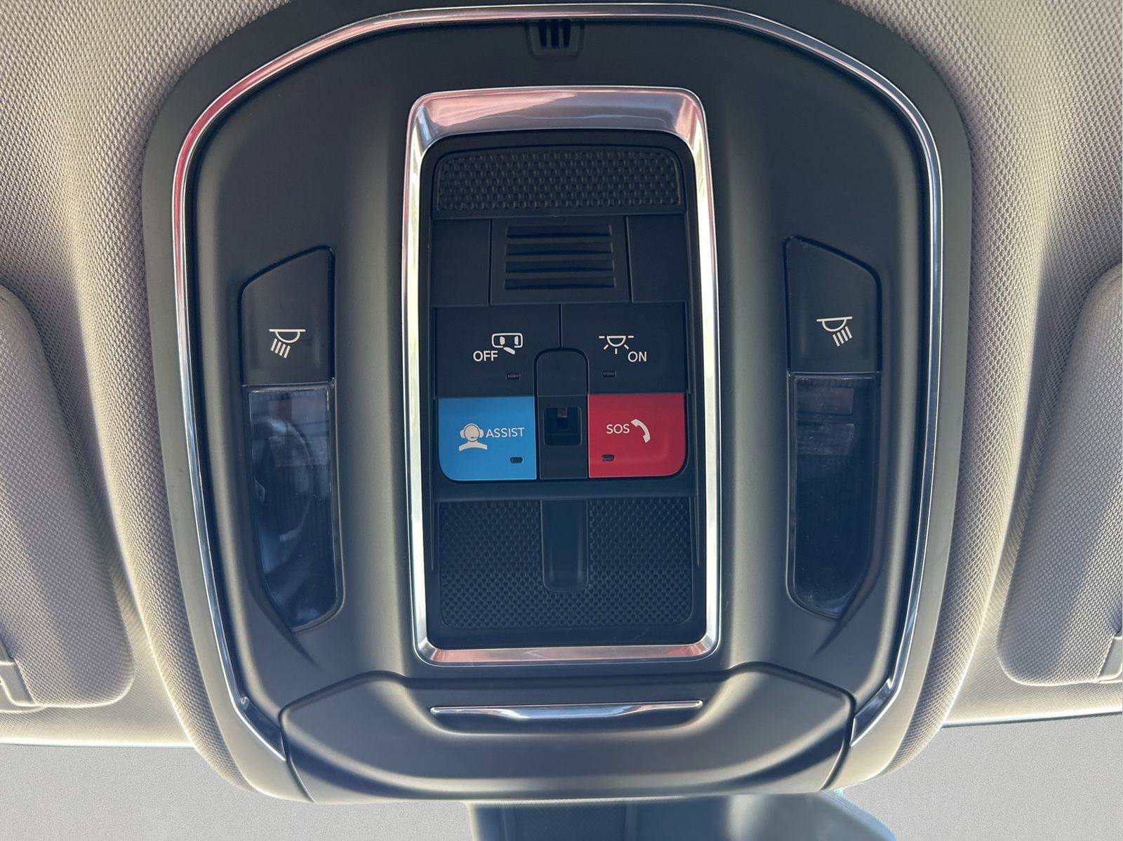 Used 2023 Jeep Grand Cherokee Laredo image 33