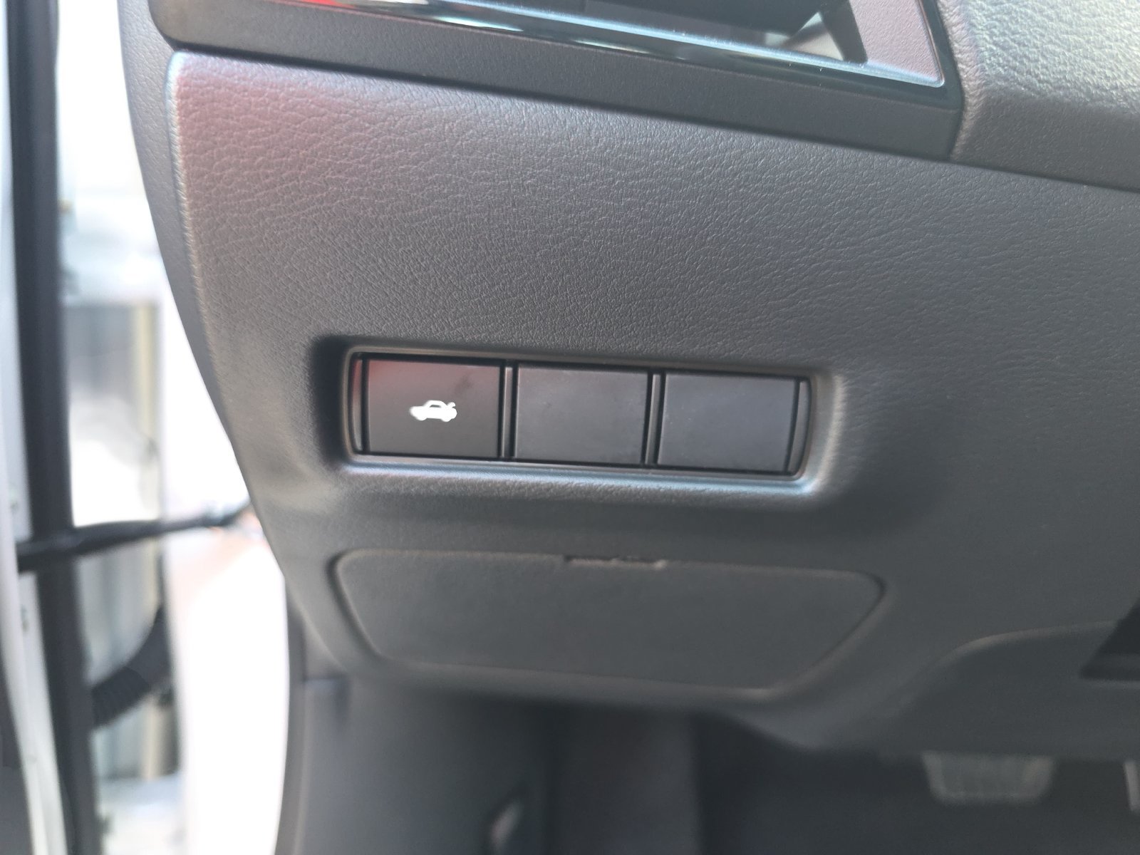 New 2027 Nissan Sentra SR w/ Floor Mat Package FWD image 33