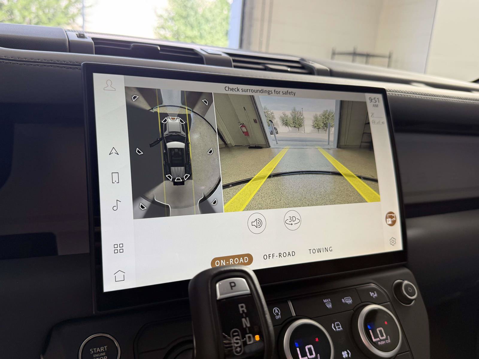 New 2026 Land Rover Defender 110 X-Dynamic SE AWD/4WD image 28